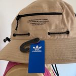 Adidas NWT Unisex Beige Adventure Bucket Hat Photo 3