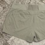 Athleta  Trekkie North Short Khaki Size 18 Photo 8