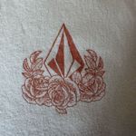 Volcom  ENTERNET TEE - CLOUD Crop T-Shirt Size Medium Photo 7