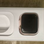 Apple Watch Series 4 40mm Gold Aluminum (GPS + CEL) Photo 2