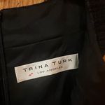 Trina Turk Textured Sleevless Deep Narrow V-Neck Black Sheath Dress Size 0 / 2 Photo 3