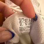 ASICS Volleyball Shoes Photo 4