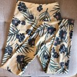 Beyond Yoga Olympus Floral Sunrise High Waisted Legging TropicalSize Medium Photo 5