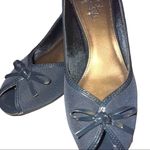 Life Stride  blue satiny pump heels with bow on top! Photo 4