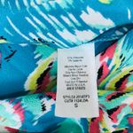 Renee C . floral Blouse tank size small Photo 4