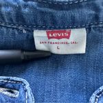 Levi's Levi’s Women’s Carinna Lightweight Denim Blouse Size L Photo 3