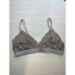 True & Co Women's Soft Lace Wirefree Bralette Medium Sexy Comfy Photo 4