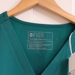 FIGS Women's Catarina One Pocket Scrub Top in Hunter Green, Size Large Photo 9