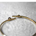 Source Unknown Art Deco Shades Of Blue Rhinestone/Pearl Gold Tone 6" Open Cuff Retro Bracelet Photo 2