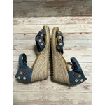 Skechers  Espadrille Sandals Size 7 Denim Floral Summer Silver Hardware Straps Photo 6