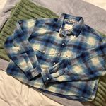American Eagle EUC Women’s AE Outfitters Cropped Blue/Cream Plaid Flannel Shirt Size L Photo 0