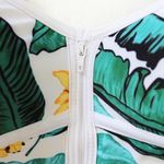 Floral bikini super cute and flattering Size M Photo 3