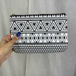 Forever 21 Black White Geometric Print Pencil Pen Case Makeup Bag Gold Zipper Pouch NWT Photo 1