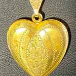 VINTAGE 12K GF FLORAL ORNATE HEART LOCKET PENDANT & 18” GF NECKLACE Photo 0