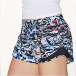 Lululemon  Hotty Hot Shorts II *2.5” in Culture Clash Multi Black Size 8 Photo 0