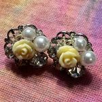 White rose Bridal earrings Photo 1