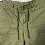 The North Face Women's Cuffed Drawstring Shorts Size 6 Photo 2