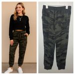 Splendid Camo Jogger Pants Women’s Size M Green Lounge Style Photo 1
