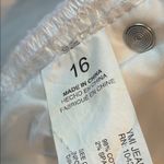 Ymi Denim Collection High-Rise Stretch White Jean Shorts Size 16 Photo 4