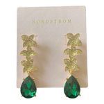 Saks 5th Avenue NWT-SAKS FIFTH AVENUE-STUNNING GOLD TONE AND EMERALD GREEN EARRINGS Beautiful earrings with rhinestones, brand new Photo 0