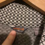 Merrell Fall Women’s Black and White Geometric light sweatshirt Size L Photo 4