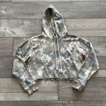 Wild Fable Size Small Green Camouflage Tie Dye Cropped Sweatshirt. Photo 6