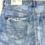 American Eagle  Baggy Mom Short Size 14 NWT Floral Denim Distressed Raw Hem Photo 3