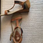 Aztec wedge T strap sandals sz 6 Photo 2