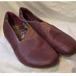 Ahnu Tola Flats Slip On Shoes Casual Red Burgundy Maroon Leather Women’s Size 11 Photo 1