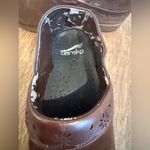 Dansko Clogs Pavan Women's 38 7.5 Suede & Tooled Brown Leather Trim Comfortable Photo 7