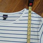 Patagonia 3/4 Sleeve Women's Striped Top - White and Blue Size Medium Photo 5