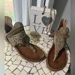 Very G NWOT sandals Photo 0