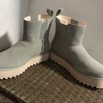UGG Womens  Chelsea platform boots 10 Photo 1