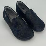 TheraFit Womens Floral Leather Slip Resistant Annie Slip Photo 6