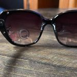 Boutique Black and Gold Roses Oversized Sunglasses with Gradient Lenses Photo 2