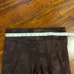 Sweaty Betty  Leggings activewear Maroon Camouflage workout 7/8 leggings medium Photo 6