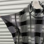 Fever Women's L / XL Poncho Black White Plaid Pullover Sweater Cape Winter Size L Photo 2