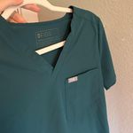 FIGS Scrub Top Photo 2