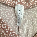Acting Pro  Pale Mauve Sleeveless V Neck Top With Ivory Dots Size Medium Photo 9