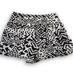 Papaya White Black Geometric Print Mini Shorts Photo 0