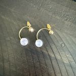 Women's gold dangle fashion jewelry earrings with white/light pink ball Photo 1