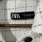 ZARA Women’s Tweed Plaid Check Shacket Jacket Medium Cream Black Button Front Photo 4