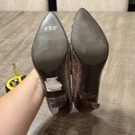 B Makowsky  Heels Pumps Leather Snakeskin Print Embossed Size 8: Photo 6