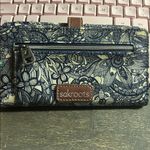Sakroots  Navy & Ivory Floral Patterned Women's Wallet Photo 1