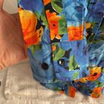 Jones New York  Floral ButtonDown Shirt Size Medium Photo 2
