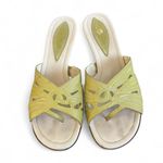 Cole Haan 90's VINTAGE  GREEN‎ LEATHER KITTEN SANDALS HEELS SLIDES SZ. 7. Photo 2