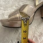 Reaction Kenneth Cole Kenneth Cole Reaction Size 7.5 Women's Gold Reeva Criss-Cross Platform Sandals Photo 7