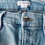 Good American NWT Women's Blue Jeans. Photo 6