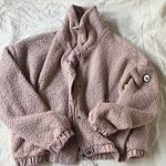 Vuori  Women's PinkSherpa Jacket Photo 9
