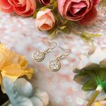 Brand New Gold Flower Disc Earrings Photo 1